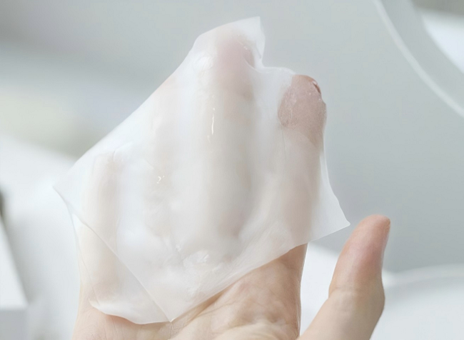 精粹水的“双敷”用法全攻略，不同肤质的专属保湿方案